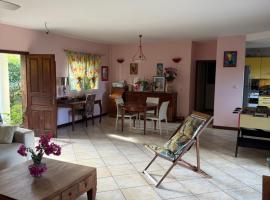 Maison bougainvilliers, hotel v destinaci Dumbéa