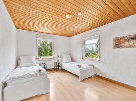 GÜNSTIGE Wohnungen für Monteure in Suppingen-Laichingen Ulm,Neu-Ulm,TV,Wifi,Parking, hotel in Laichingen