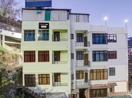 Townhouse Oak Kachighati ISBT Shimla، فندق في شيملا