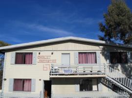 Chalet Jindabyne, nhà nghỉ B&B ở Jindabyne