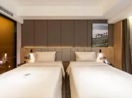 Atour Hotel Zhengzhou East Railway Station Provincial Government