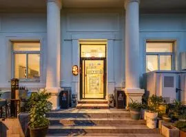 Beijing Liangcang Hotel Walk ToTian'anmen Square 10 Minutes,and Forbidden City, Five minutes walk to Subway,Tourism service