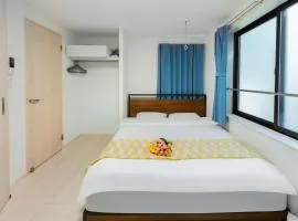 5 min walk from Gotanno station 20sqm apartment with private toilet and bathroom Direct access to popular travel destinations such as Ueno