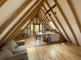 La Grange - unique property, peace, space & light, hotel i Réville