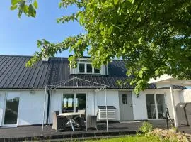 Tranquil 3-bed farmhouse in Övraby