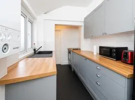 4 Bedroom House For Corporate Stays in Kettering