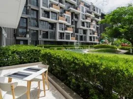 2 br Terrace Laguna, SkyPark