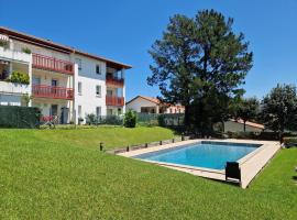 Appartement vue Rhune - Piscine, hotel en Hendaya