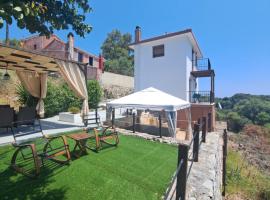 Iordanis house- Traditional House in old Alonnisos, hotel con tinas de hidromasaje en Centro hist&oacute;rico de Al&oacute;nnisos