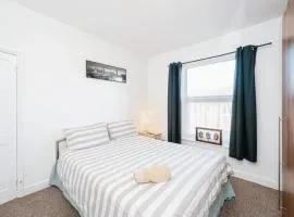 4 Bedroom House For Corporate Stays in Kettering