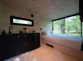 Chic Sauna Cabin Near the Sea - MULIN Cabin N&ordm;05, chal&eacute; alpino em Tsitre