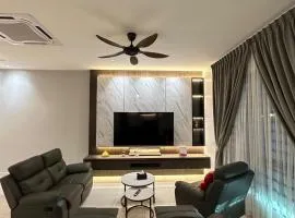 Kluang Family Homestay For 11pax,Taman Tasik Indah