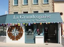 La Grandcopaise Chambres et Studios