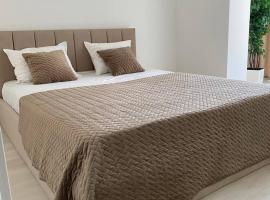 ATLANT luxury Big Family Five Apart - ТЦ ДЕПОТ, luxe hotel in Tsjernivsi