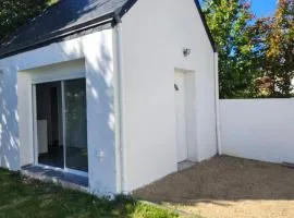 Studio neuf avec terrasse