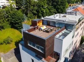 Panorama Penthouse with Hot Tub and Sauna