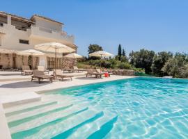 Askos Suites, hotel with hot tubs in Agios Nikolaos