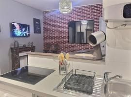 Appartement lumineux aux portes de Paris Séjour longue durée idéal Pour Couple & Professionnels, hotel v destinaci Malakoff