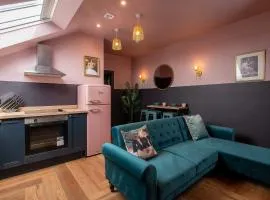 Art-Inspired Apartment in City
