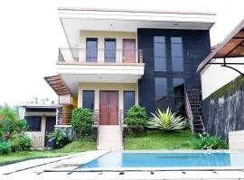 Villa D'Mona