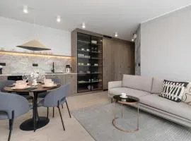 Riverside Stay Apartments with Water View by Noclegi Renters