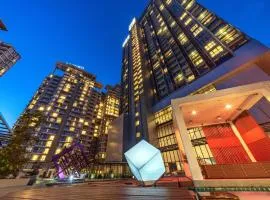 Lucky 3 Bedroom Suite - King, Queen and Twin
