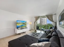 Bright Stylish 2BR Condo Stunning View Of Ocean
