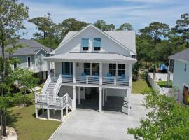 Casa Playa - A Luxury Oak Island Retreat, hotel em Oak Island