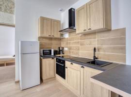 Angoul&ecirc;me City Break, villa in Angoul&ecirc;me