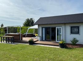 Silver Homestay, hotel v destinaci Tõrvandi