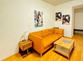 Stylish 2BR apartment Direct City Access