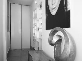 Villa House S, Hotel in Zagrad