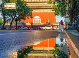 The East Hotel-Very close to the Drum Tower,The Lama Temple,Houhai Bar Street,and the Forbidden City,There are many old Beijing traditional hutongs around the hotel ,Experience the culture of old Beijing hutongs,Near Exit A of Shichahai on Metro Line 8