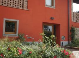 Decanter House - Wine Resort Alto Piemonte, hotell i Borgomanero