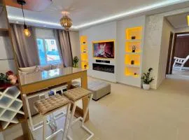 N8 Corniche Prestige, Elegant Apartment in Oceanfront Residence