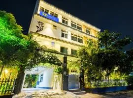 FabHotel Verizon Villa Stays
