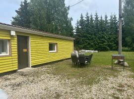 Cozy cabin near Peipsi, хотел в Raja