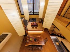 雲川居Luxury Japanese-style house newly built at the end of 2024, Tengachaya Station 6 minutes, Direct access to Namba, Tennoji, Airport, hotel in Osaka