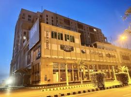 Gold Crest Prestige Premium Duplex Modern Serviced Apartments DHA 4 Lahore - LMY Residency, hotel in zona Aeroporto Internazionale Allama Iqbal - LHE, Lahore