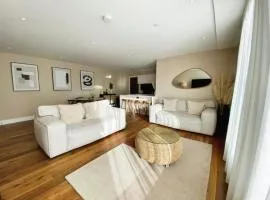 Stylish 2-Bedroom Apartment Near York Minster, Rydale House - Sleeps 4