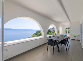 DeLuxe Seaview Apartment KENNEDY I、ミミツェのホテル