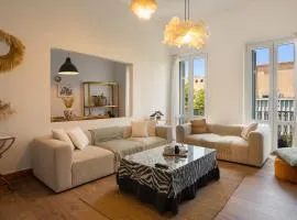 Dimora - A Spacious Luxury Penthouse in Town's Heart