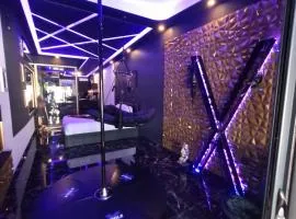 love room mes petits secrets miniac morvan avec jacuzzi privatif