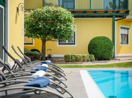 Hotel Schachenwald I Sauna I Aussenpool I Parkplatz, готель у місті Премштеттен