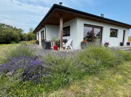 Belle maison familiale de Kerscaven, hotel in Penmarcʼh