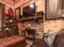 Summer Getaway w Grill Hot Tub & Resort Pool