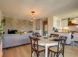 La Campagne Romantique - avec entrée autonome, clim neuve, parking privé & sa piscine ! -