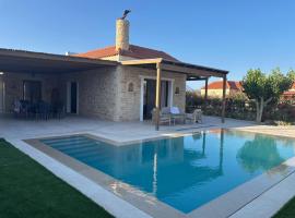 Villa Manios, hotel v destinaci Pitsidia