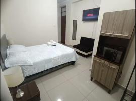 Habitación privada cerca a la plaza Constitución en un 1er piso, hotel v destinaci Huancayo