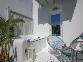 Fino Amore Private Jacuzzi Suite in Mykonos Town